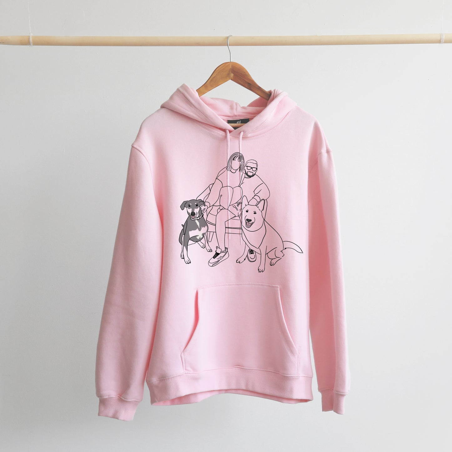 Custom faceless portrait hoodie, personalized Christmas gift sweatshirt for family or couple.
Personalized hoodie with family illustration, cozy holiday gift idea for mom or partner.